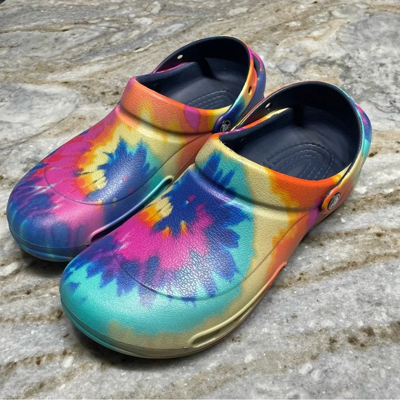 CROCS Tie Dye Unisex Bistro Rainbow Clogs Slip Resistant Mens 10/Women’s 12 - Picture 3 of 11
